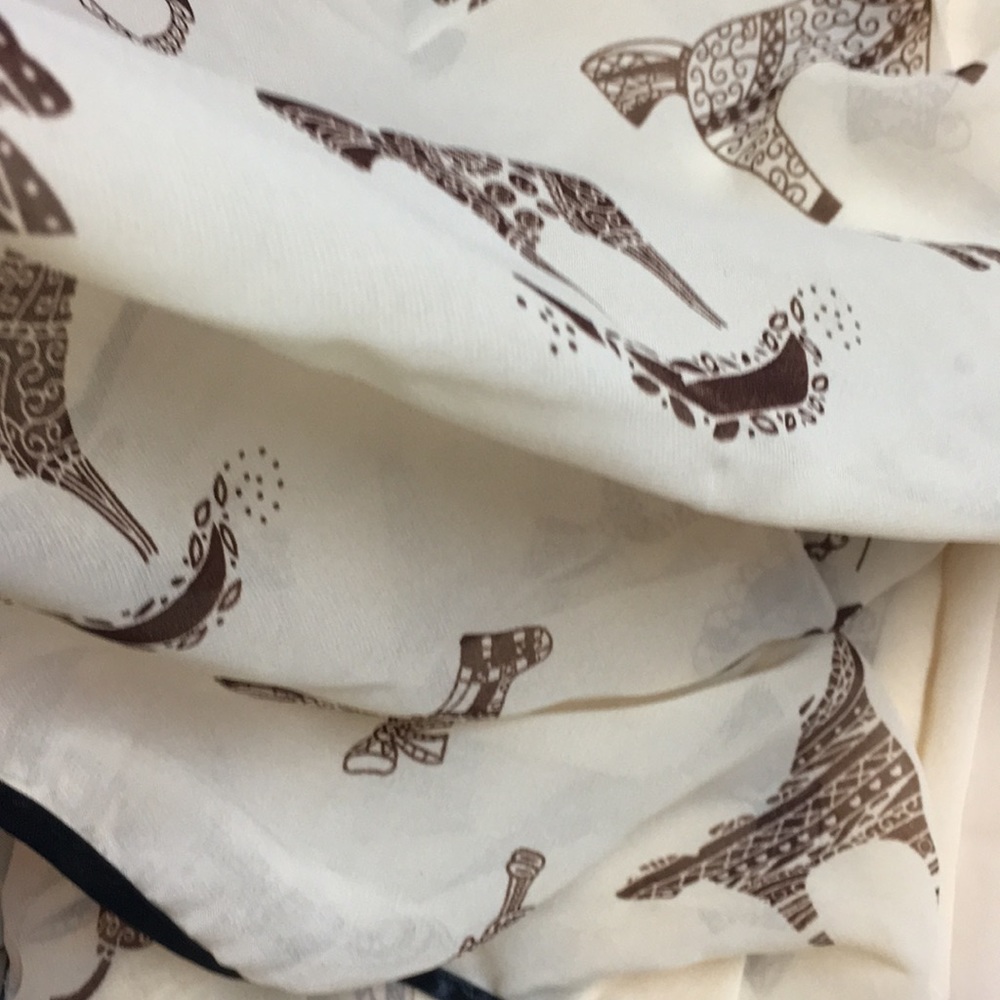 Brand new light weight scarf